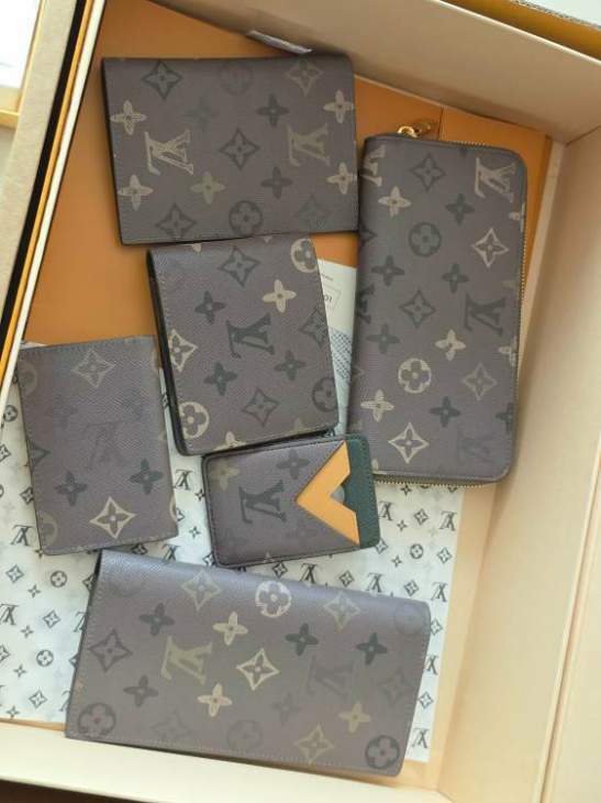 Picture of Louis Vuitton Wallets _SKUfw221566449fw